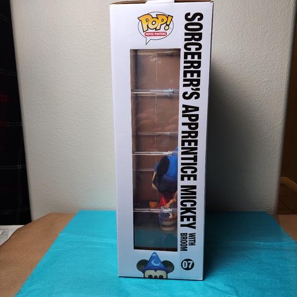 FUNKO POP! MOVIE POSTERS SORCERER'S APPRENTICE MICKEY WITH BROOM - Picture 4 of 6